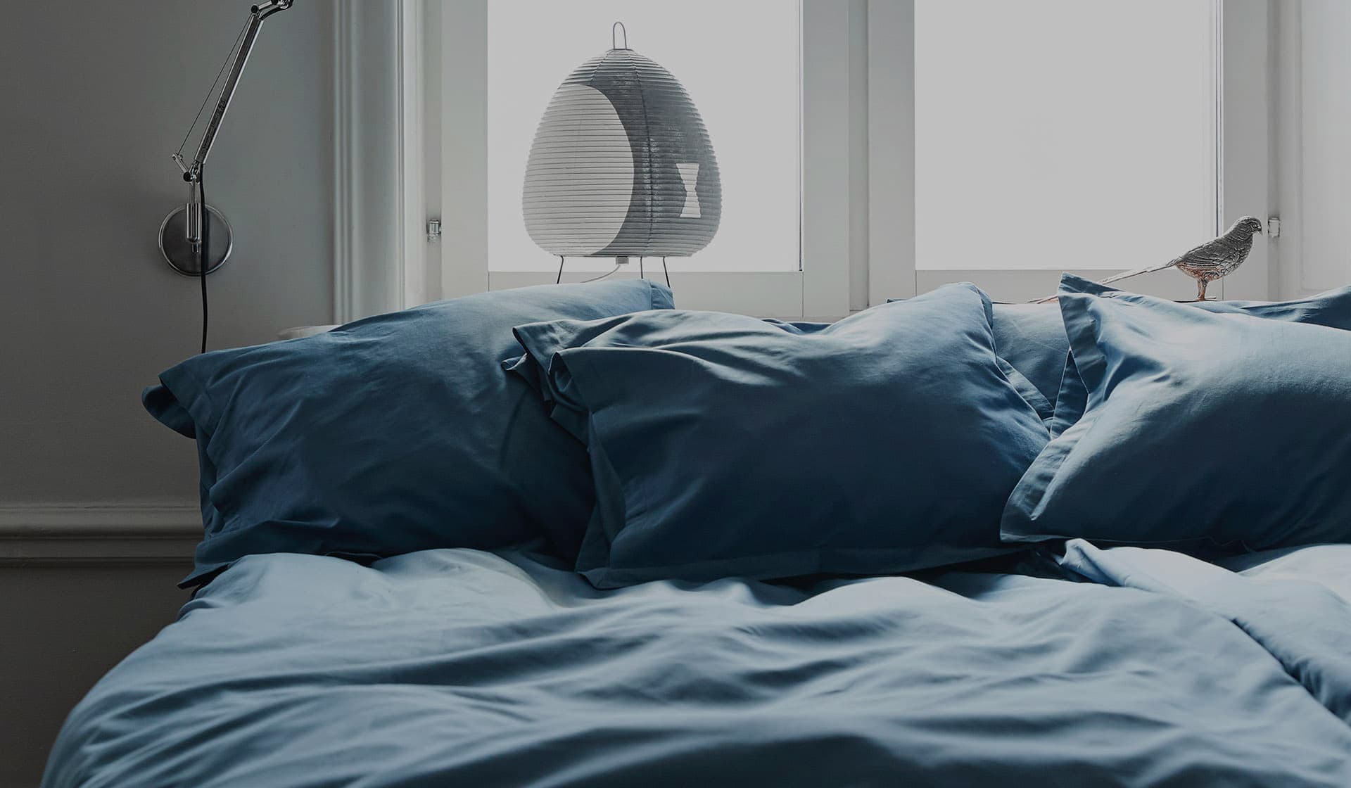 Sängkläder, handdukar, plädar, filtar i ekologisk bomull online. Köp nya hemtextilier från Alva